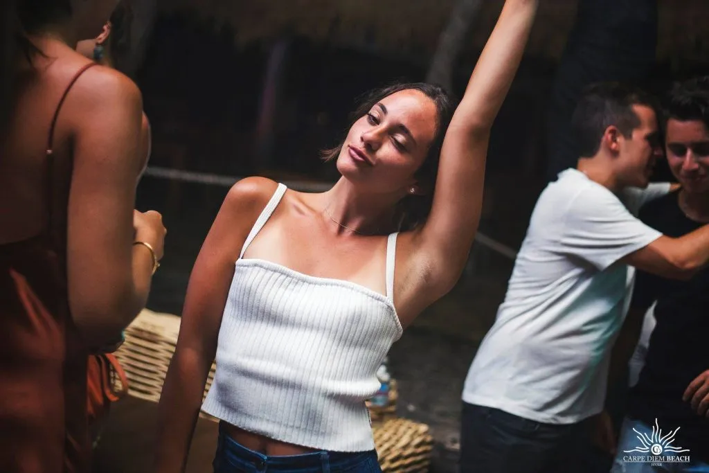 carpe diem beach girl