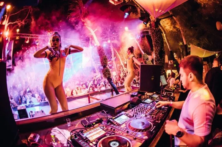 carpe diem beach stage