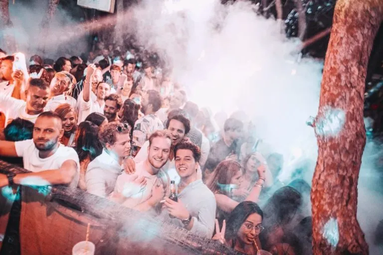 carpe diem party smoke e1638454417359