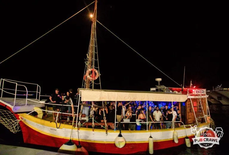 pub crawl boat