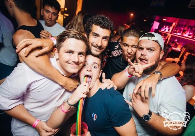 pub crawl group wild e1638454489447